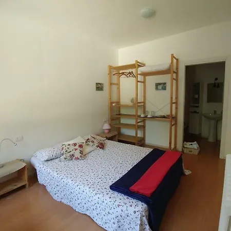 A Bed & Breakfast Como