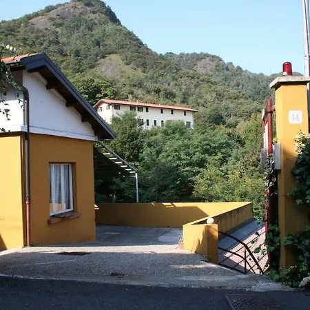 A * Como